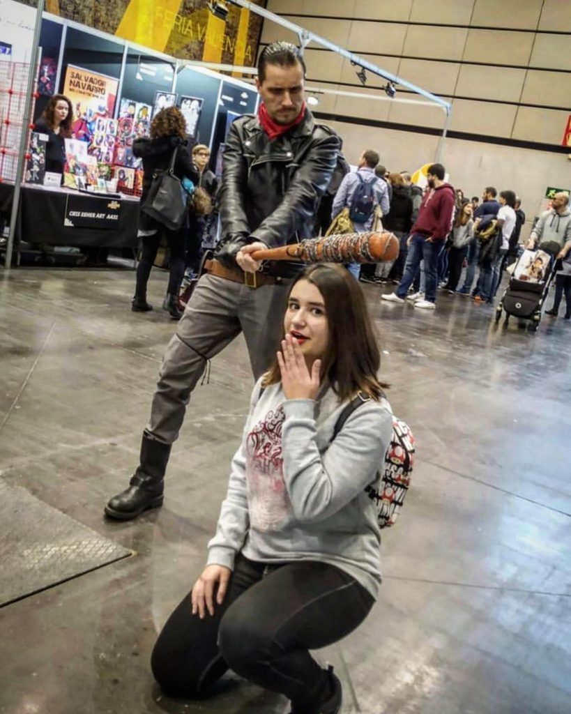 negan-cosplayer-personas-suplicando-por-su-vida-1