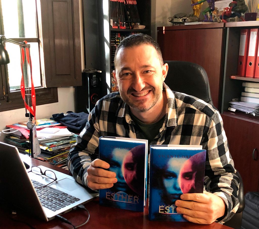 Vicente García autor de Apocalipsis Island y fundador de Dolmen Editorial