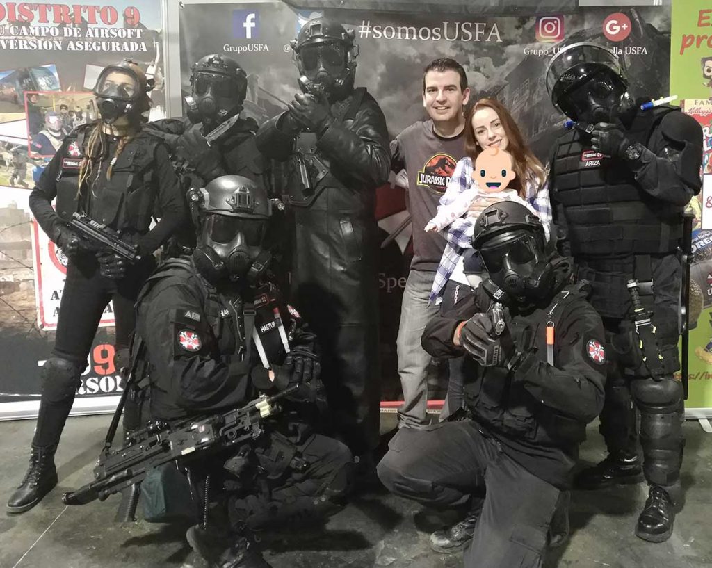 Nosotros tres con los amigos de Grupo USFA